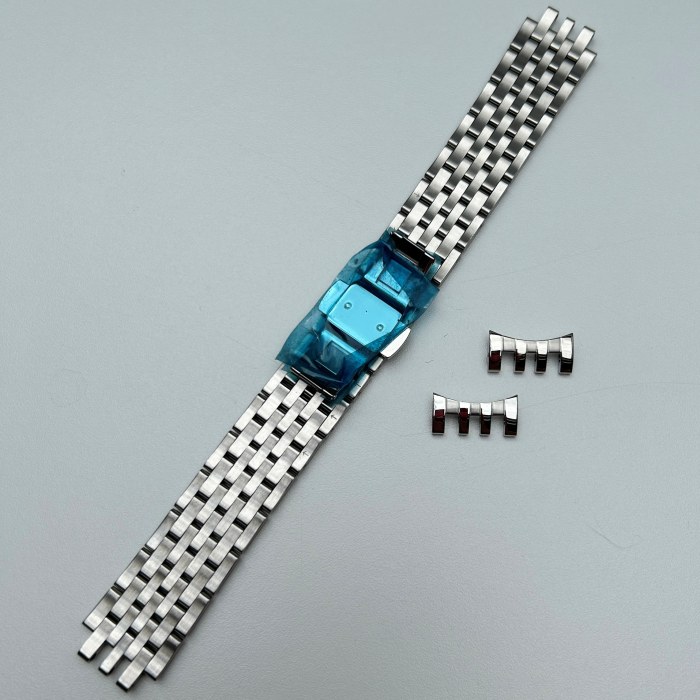 Maurice Lacroix Les Classiques LC6017 Steel Bracelet ML449-000026-1